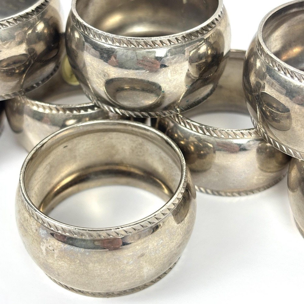 Vintage Set of 8 Silver Tone Napkin Rings Rope Edge Made in Hong Kong Decor